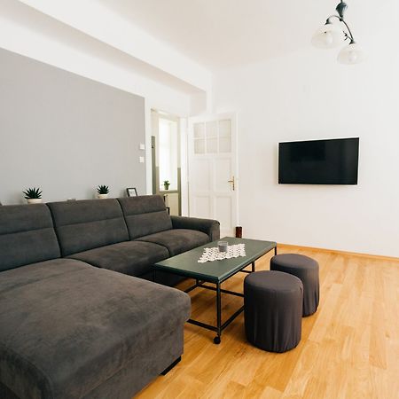 Mazuranic Square Apartment Zagreb Buitenkant foto